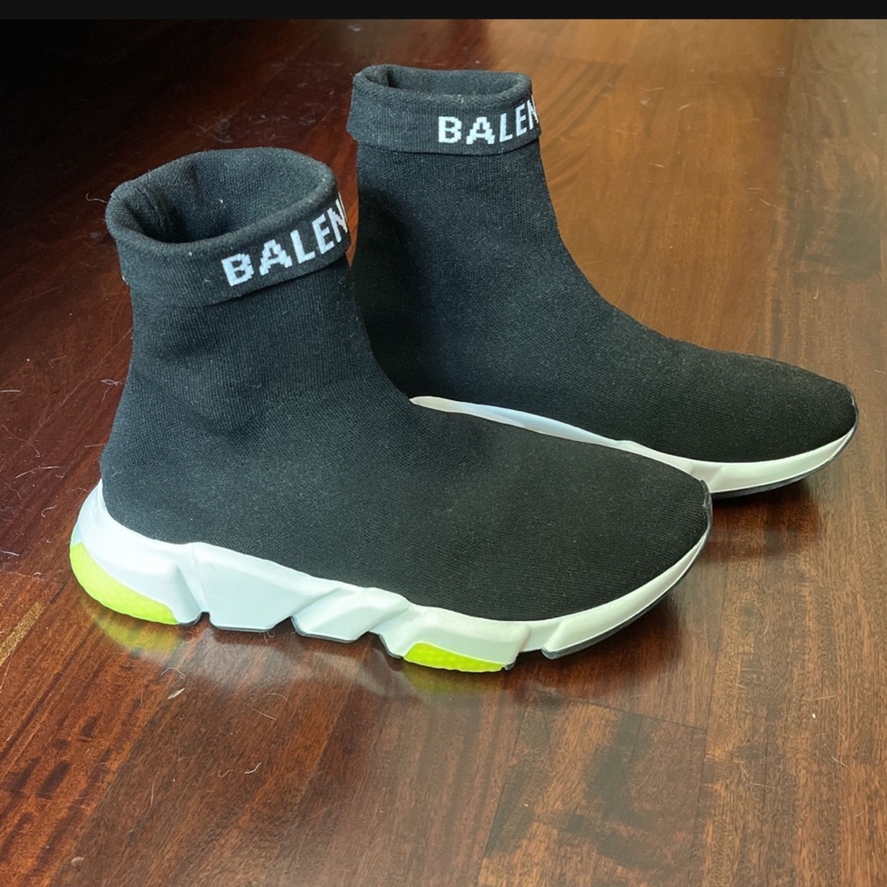 Balenciaga Speed Runner Size U.S. 9 Men’s- PRICE REDUCED